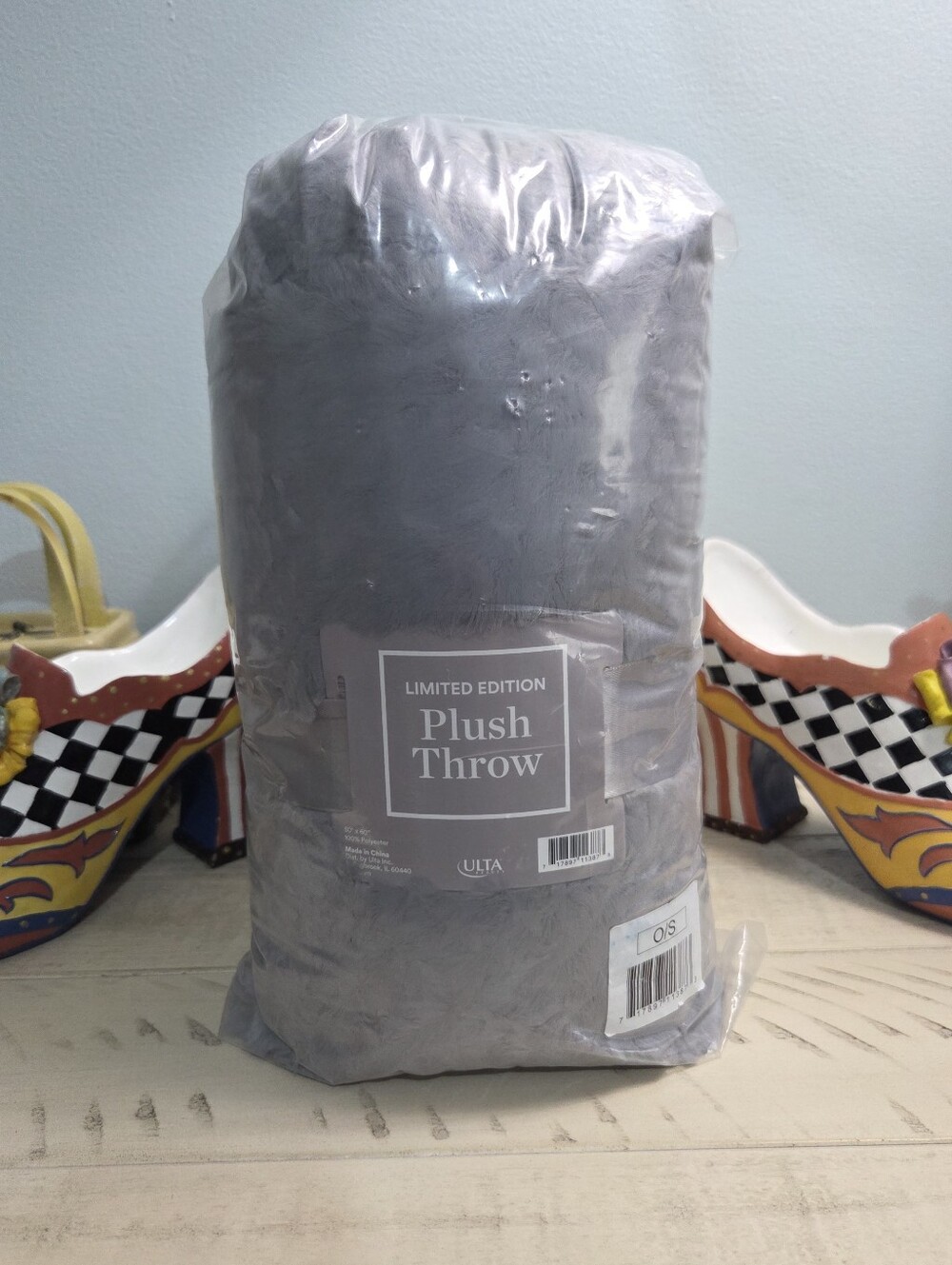 Ulta Beauty Limited Edition Plush Throw Blanket Solid Gray 50"x60" Cozy NWT
